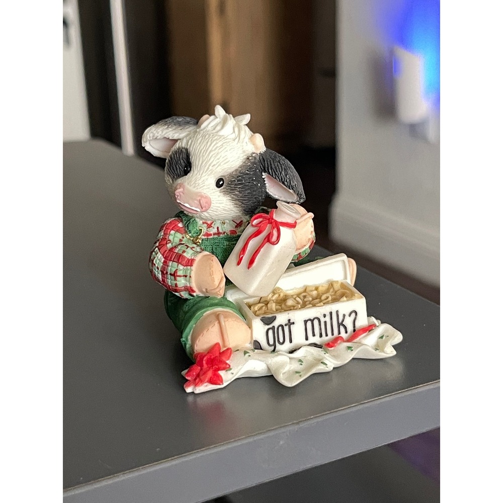 Marys Moo Moos M-M-M-M-Moo-y Christmas Got Milk Cow Figurine Enesco 728780
